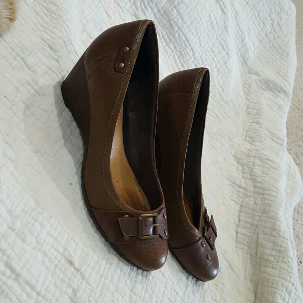 Clarks wedge pump brown leather
